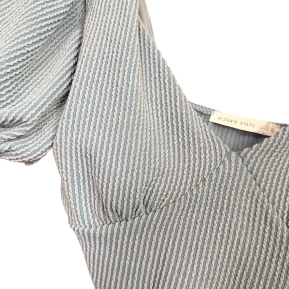NWOT Altar’d State Blue Puff Sleeve Top - Picture 4 of 5